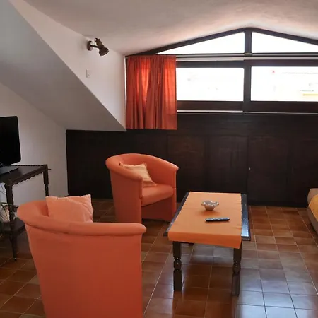 Borka * Podgora (Split-Dalmatia)